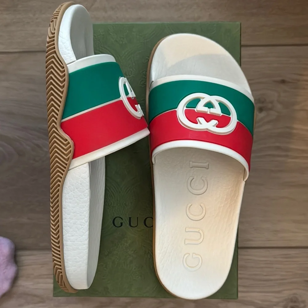 Gucci Red and Green Slides - Kids (Fits size 2 youth)
